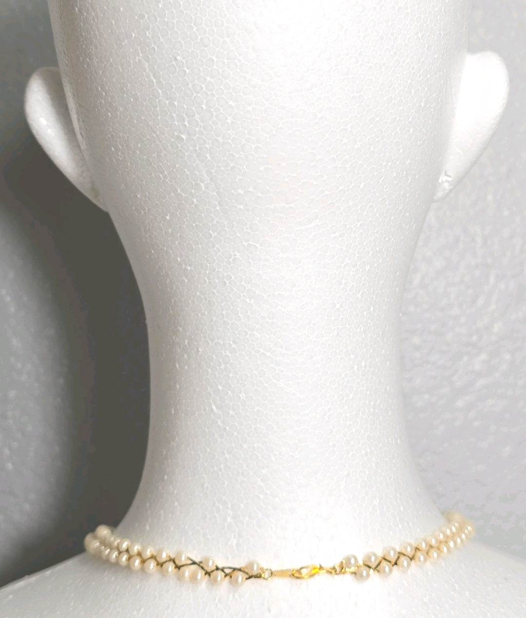 Vintage Elegant Dainty Classic Chic Woven Faux Pearl  and Gold  Tone Necklace