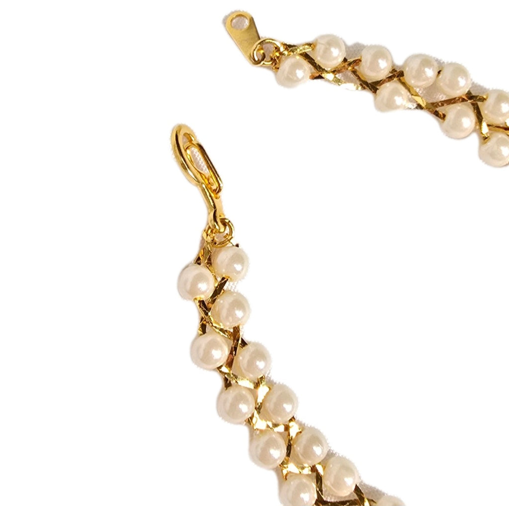 Vintage Elegant Dainty Classic Chic Woven Faux Pearl  and Gold  Tone Necklace