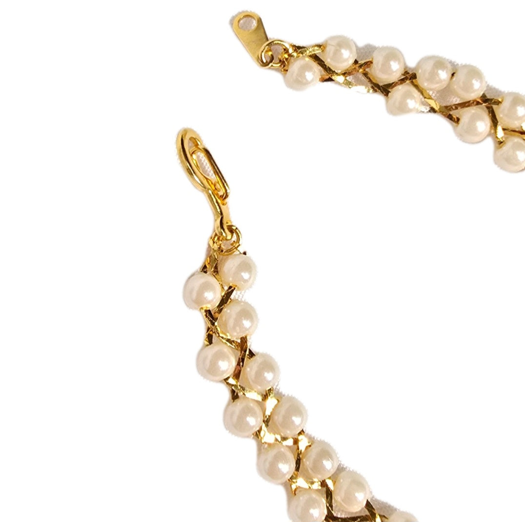 Vintage Elegant Dainty Classic Chic Woven Faux Pearl  and Gold  Tone Necklace