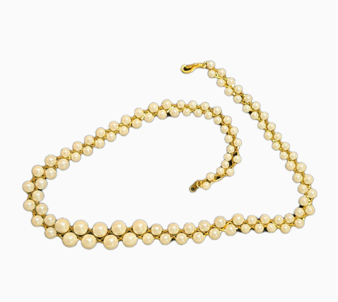 Vintage Elegant Dainty Classic Chic Woven Faux Pearl  and Gold  Tone Necklace